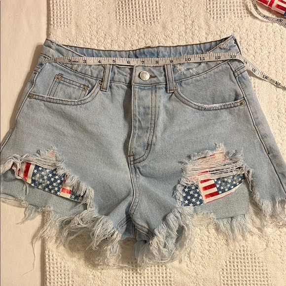 Distressed DAISY DUKES Denim Shorts with raw fringe American Flag pockets 28” - Picture 5 of 13